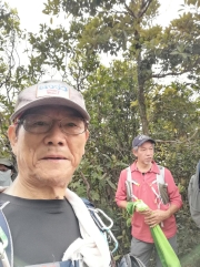 Thumbnail of pic_Lee_Woo_011.jpg