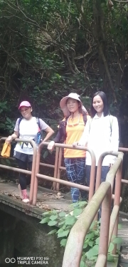 Thumbnail of pic_Lee_Woo_004.jpg