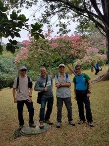 PB300027.jpg (568628 bytes)