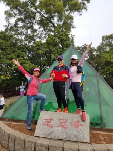 PB300053.jpg (488816 bytes)