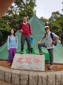 PB300057.jpg (468451 bytes)