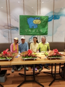 PB300063.jpg (251208 bytes)