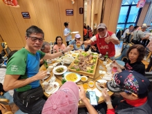 PB300097.jpg (417460 bytes)