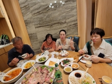 PB300107.jpg (391994 bytes)