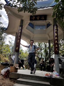 PC140025.jpg (388953 bytes)