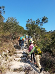 P1180023.jpg (609105 bytes)