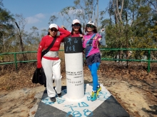 P2190118.jpg (557834 bytes)