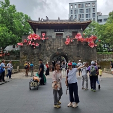 Thumbnail of pic_Joan_Chu_021.jpg