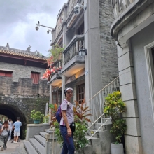 Thumbnail of pic_Joan_Chu_025.jpg